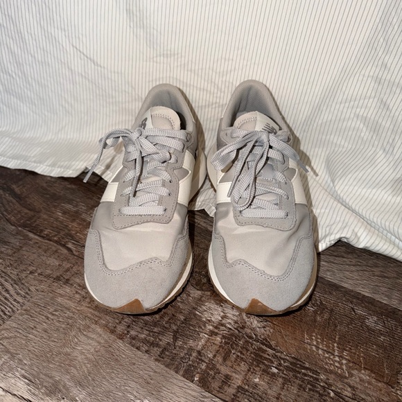 New Balance Light Grey and White Platform Runner Sneakers - Picture 2 of 3